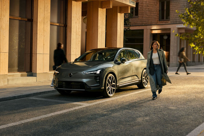 New Volvo EX60 Exclusive First Look