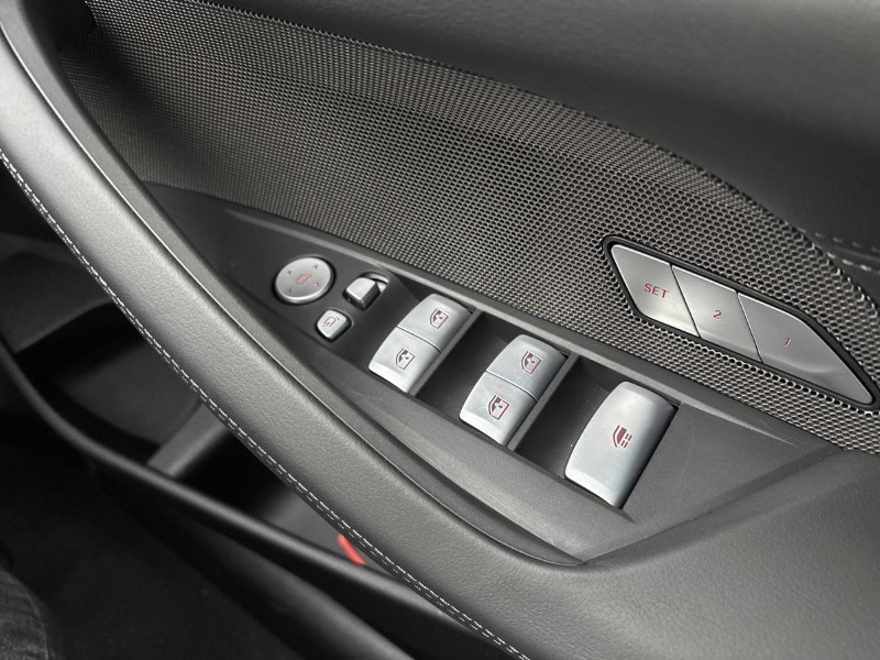 2025 (25) BMW M4 xDrive 530 Competition M 2dr Step Auto 4414930