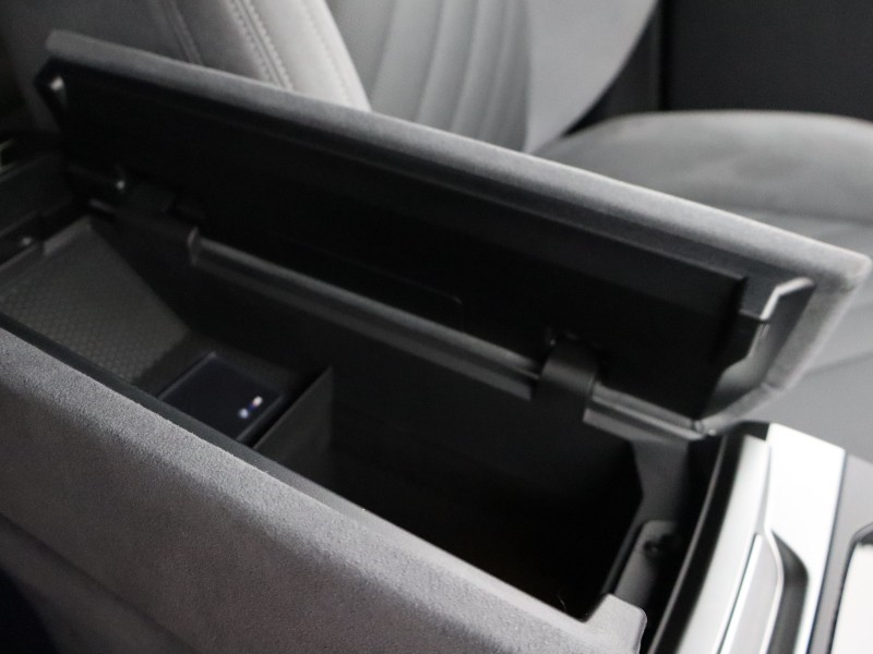 2025 (25) BMW iX 300kW xDrive45 M Sport 101kWh 5dr Auto 4919680