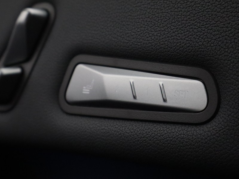 2025 (25) BMW iX 300kW xDrive45 M Sport 101kWh 5dr Auto 4919702