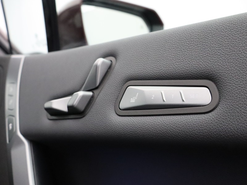 2025 (25) BMW iX 300kW xDrive45 M Sport 101kWh 5dr Auto 4919674