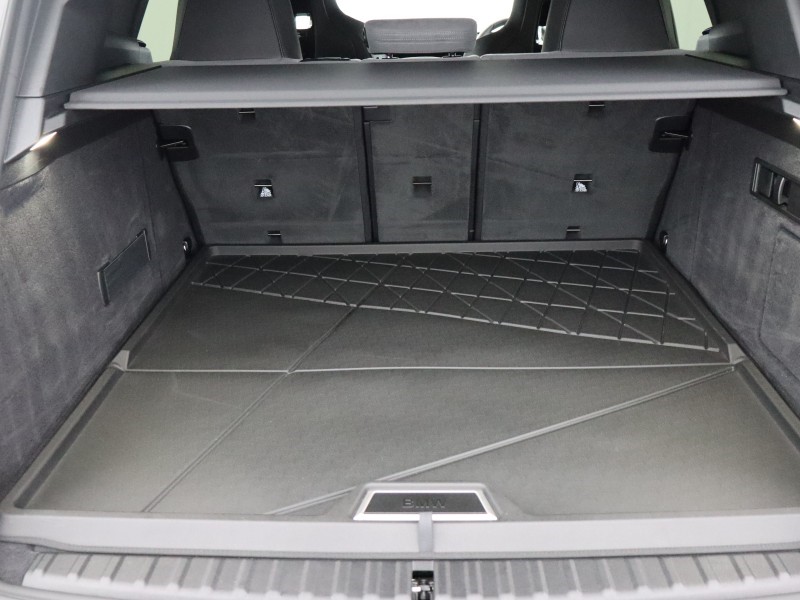 2025 (25) BMW iX 300kW xDrive45 M Sport 101kWh 5dr Auto 4919658