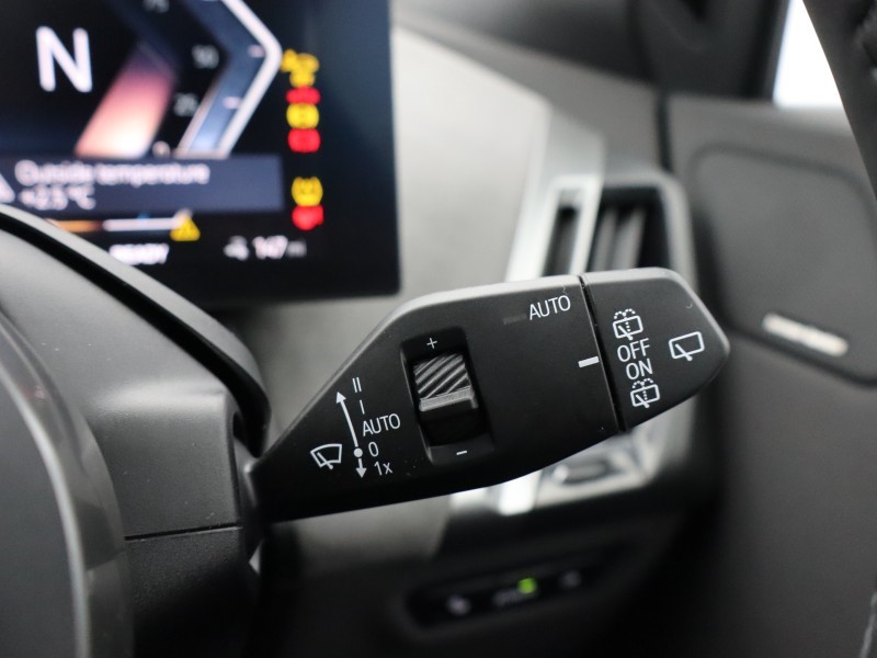 2025 (25) BMW iX 300kW xDrive45 M Sport 101kWh 5dr Auto 4919699