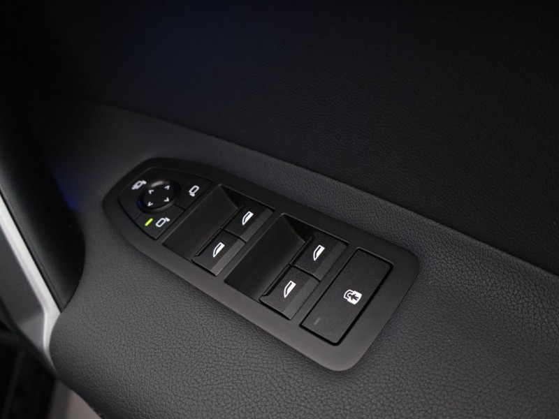 2025 (25) BMW iX 300kW xDrive45 M Sport 101kWh 5dr Auto 4919675