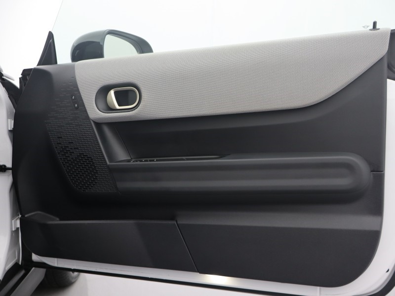 2025 (25) MINI COOPER 1.5 C Exclusive 3dr Auto 4905452