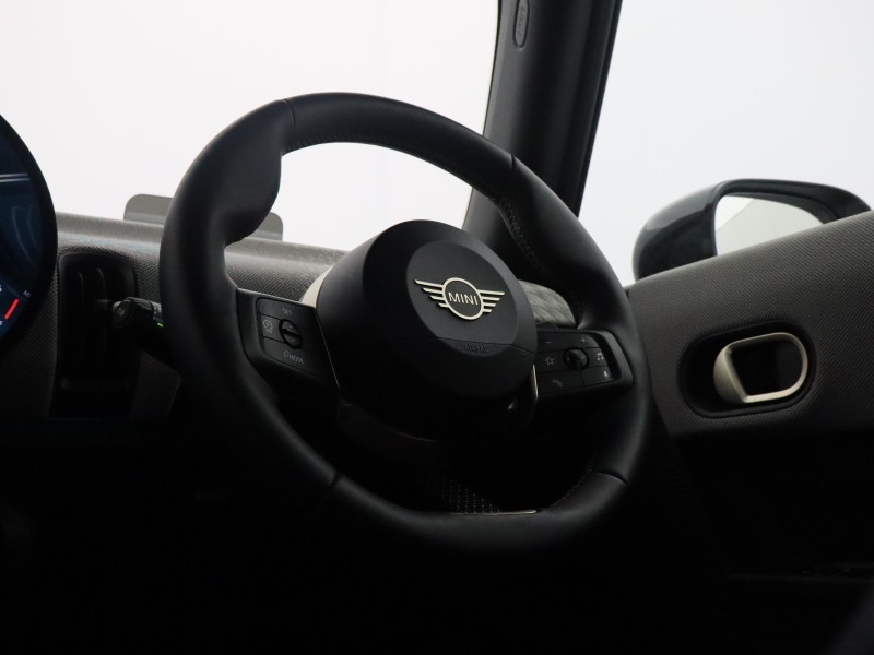 2025 (25) MINI COOPER 1.5 C Exclusive 3dr Auto 4905482