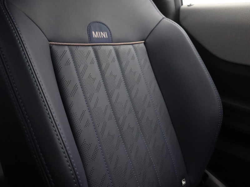 2025 (25) MINI COOPER 1.5 C Exclusive 3dr Auto 4905466