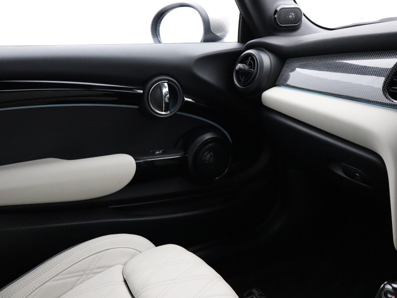 2022 (72) MINI CONVERTIBLE 1.5 Cooper Exclusive 2dr Auto 4425674