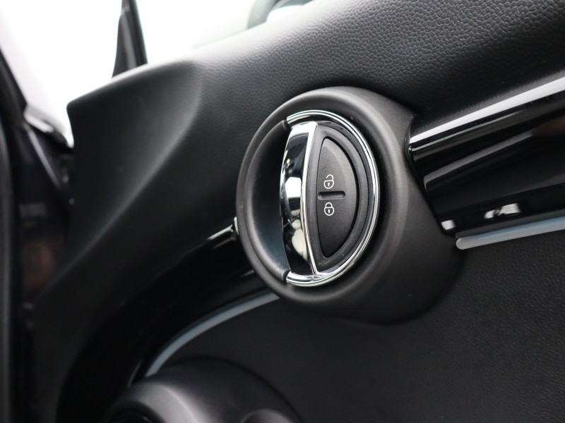 2022 (72) MINI CONVERTIBLE 1.5 Cooper Exclusive 2dr Auto 4425661