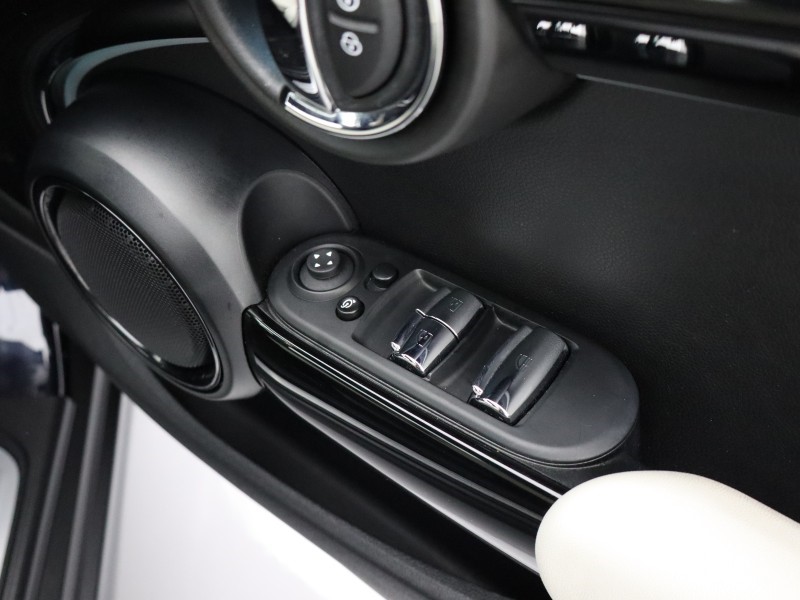 2022 (72) MINI CONVERTIBLE 1.5 Cooper Exclusive 2dr Auto 4425660