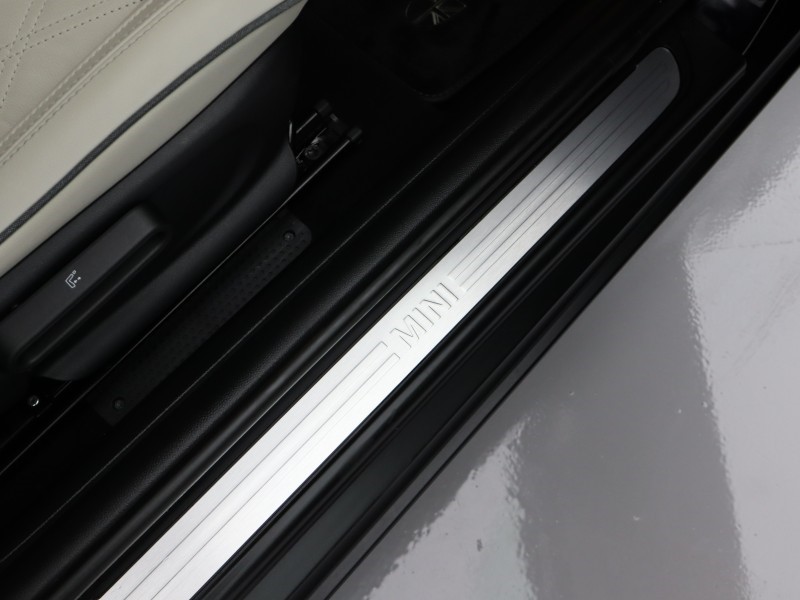 2022 (72) MINI CONVERTIBLE 1.5 Cooper Exclusive 2dr Auto 4425659