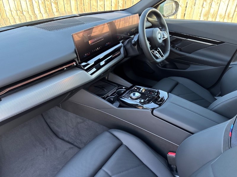 2025 (25) BMW 5 SERIES 530e M Sport 5dr Auto 4689516