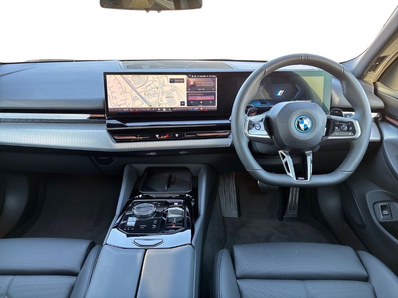 2025 (25) BMW 5 SERIES 530e M Sport 5dr Auto 4689513