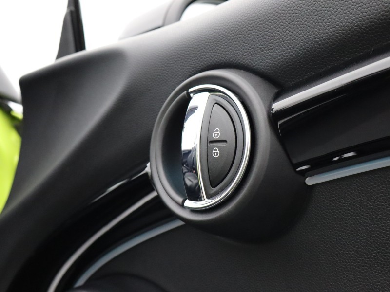 2022 (72) MINI CONVERTIBLE 1.5 Cooper Exclusive 2dr Auto 4471058