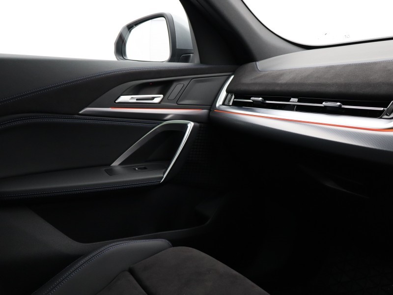 2025 (75) BMW iX2 150kW eDrive20 M Sport 65kWh 5dr Auto 4862545