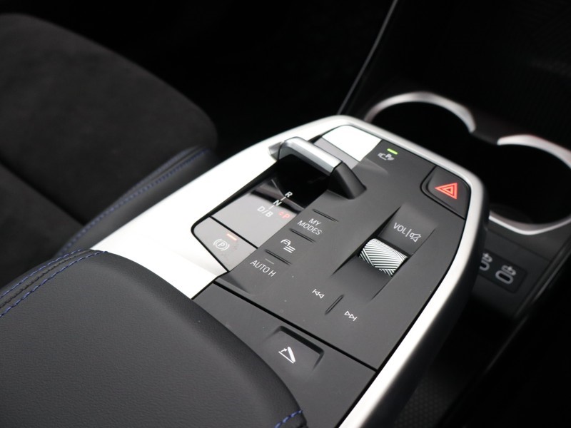 2025 (75) BMW iX2 150kW eDrive20 M Sport 65kWh 5dr Auto 4862551