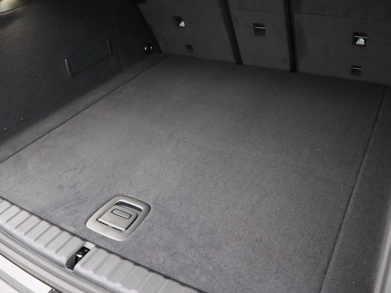 2025 (75) BMW iX 300kW xDrive45 M Sport 101kWh 5dr Auto 4848696