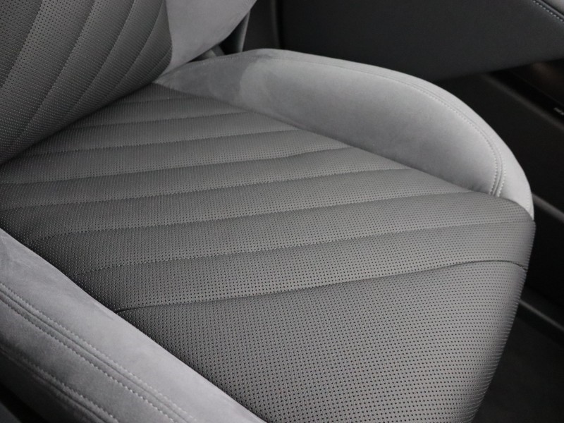 2025 (75) BMW iX 300kW xDrive45 M Sport 101kWh 5dr Auto 4848725