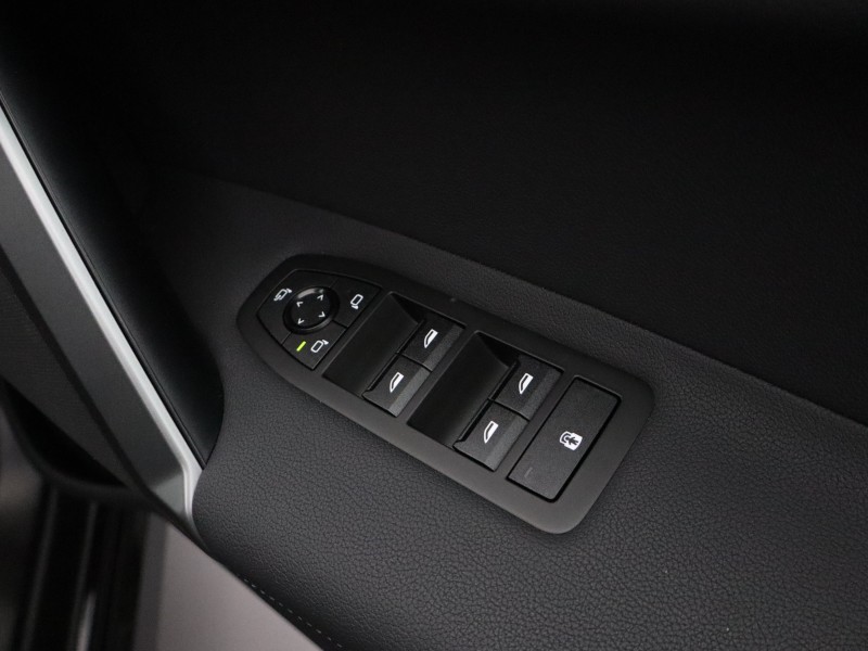 2025 (75) BMW iX 300kW xDrive45 M Sport 101kWh 5dr Auto 4848712