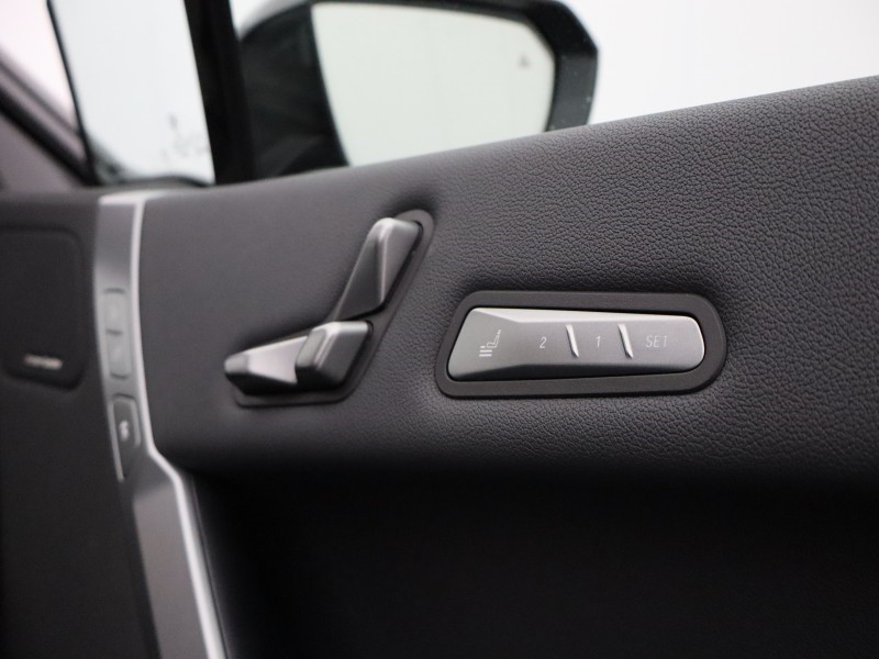 2025 (75) BMW iX 300kW xDrive45 M Sport 101kWh 5dr Auto 4848710