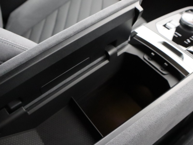 2025 (75) BMW iX 300kW xDrive45 M Sport 101kWh 5dr Auto 4848733