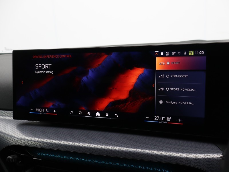 2025 (75) BMW 3 SERIES 330e 22.3 kWh M Sport 4dr Step Auto 5014008