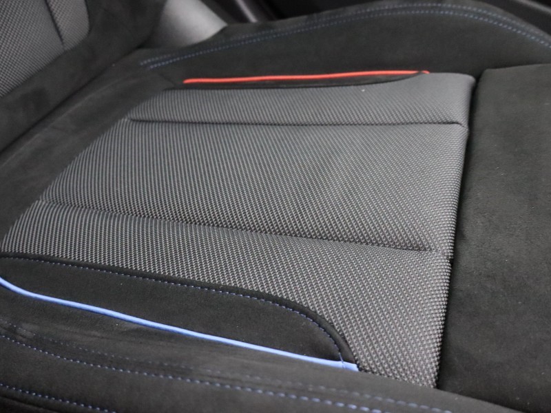 2025 (75) BMW 3 SERIES 330e 22.3 kWh M Sport 4dr Step Auto 5014001