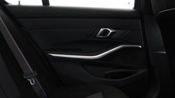 2025 (75) BMW 3 SERIES 330e 22.3 kWh M Sport 4dr Step Auto 5013981