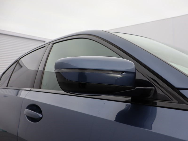 2025 (75) BMW 3 SERIES 330e 22.3 kWh M Sport 4dr Step Auto 5013976