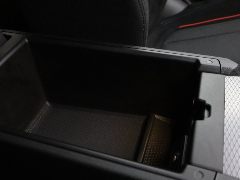 2025 (75) BMW 3 SERIES 330e 22.3 kWh M Sport 4dr Step Auto 5014018