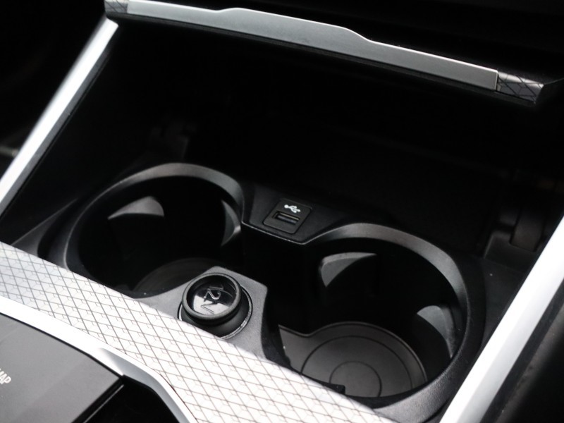 2025 (75) BMW 3 SERIES 330e 22.3 kWh M Sport 4dr Step Auto 5014000