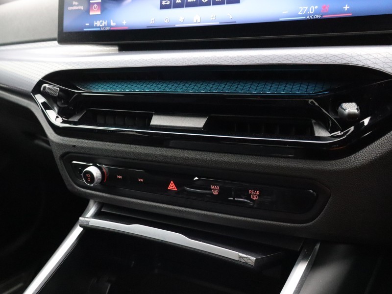 2025 (75) BMW 3 SERIES 330e 22.3 kWh M Sport 4dr Step Auto 5014019