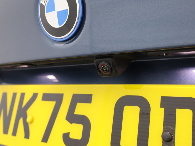 2025 (75) BMW 3 SERIES 330e 22.3 kWh M Sport 4dr Step Auto 5013969