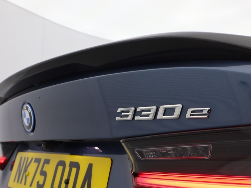 2025 (75) BMW 3 SERIES 330e 22.3 kWh M Sport 4dr Step Auto 5013966