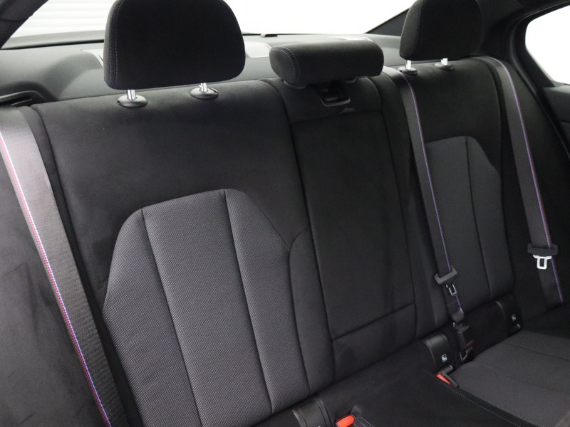 2025 (75) BMW 3 SERIES 330e 22.3 kWh M Sport 4dr Step Auto 5013979