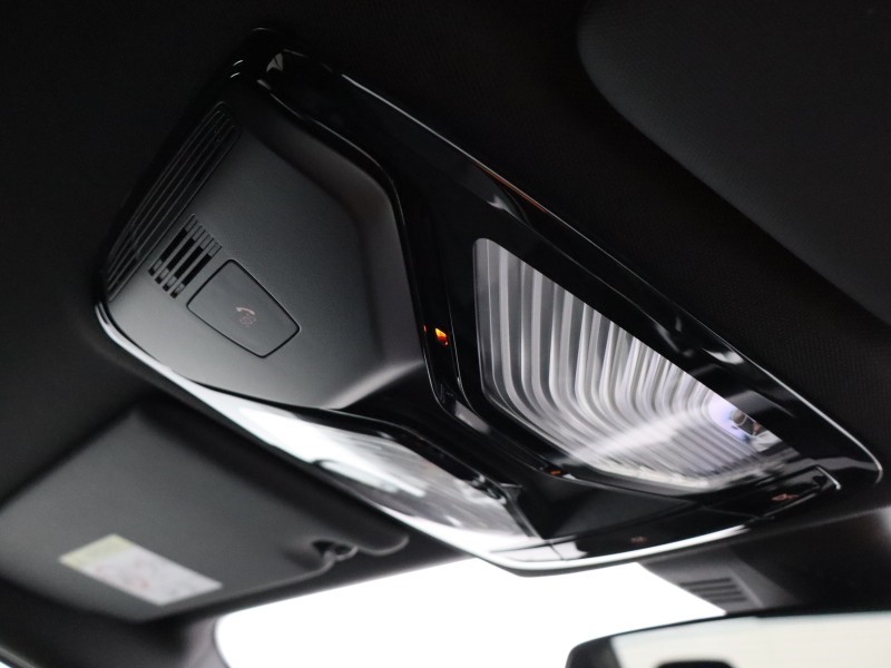 2025 (75) BMW 3 SERIES 330e 22.3 kWh M Sport 4dr Step Auto 5014004