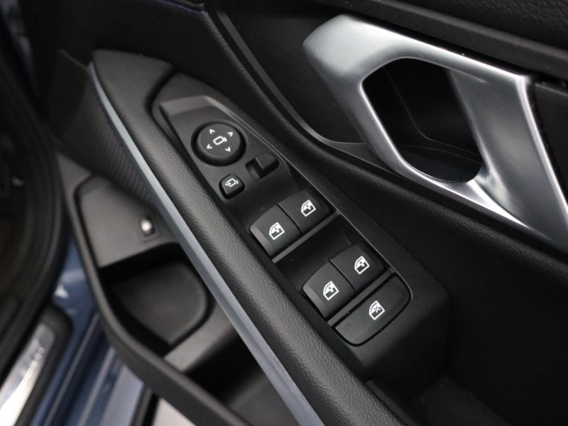 2025 (75) BMW 3 SERIES 330e 22.3 kWh M Sport 4dr Step Auto 5013995