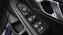 2025 (75) BMW 3 SERIES 330e 22.3 kWh M Sport 4dr Step Auto 5013995