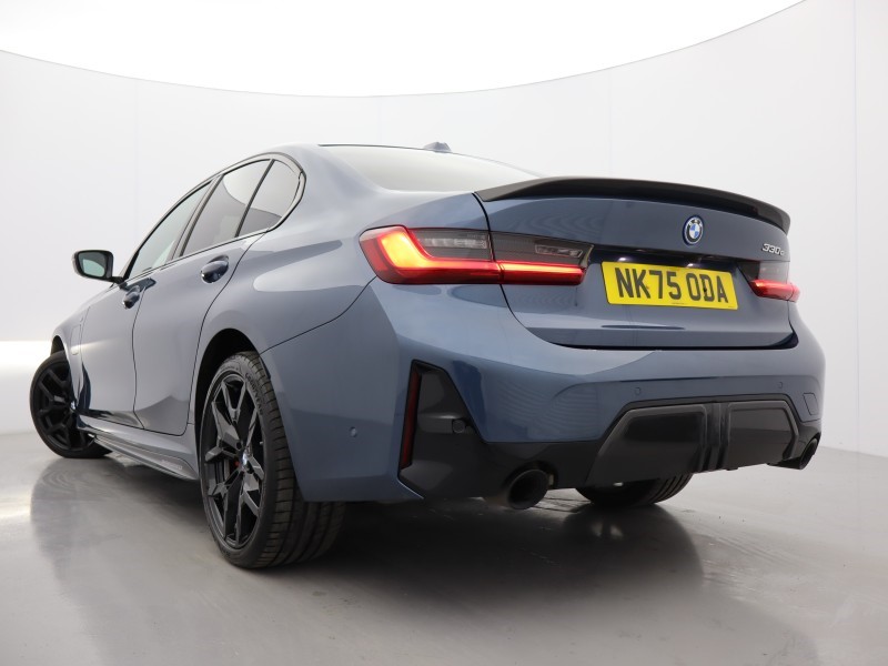 2025 (75) BMW 3 SERIES 330e 22.3 kWh M Sport 4dr Step Auto 5013987