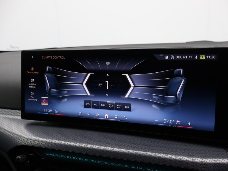 2025 (75) BMW 3 SERIES 330e 22.3 kWh M Sport 4dr Step Auto 5014011