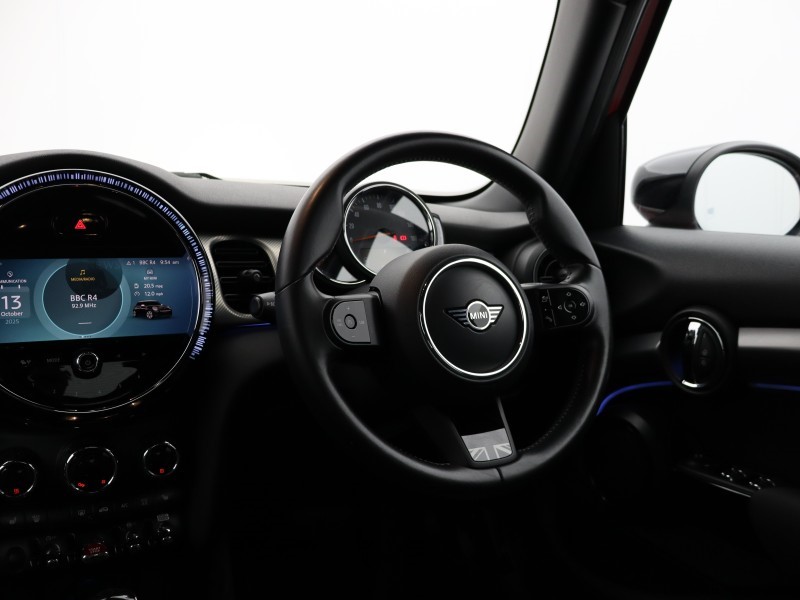 2022 (22) MINI HATCHBACK 1.5 Cooper Exclusive 5dr Auto 4653868