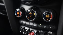 2022 (22) MINI HATCHBACK 1.5 Cooper Exclusive 5dr Auto 4653878