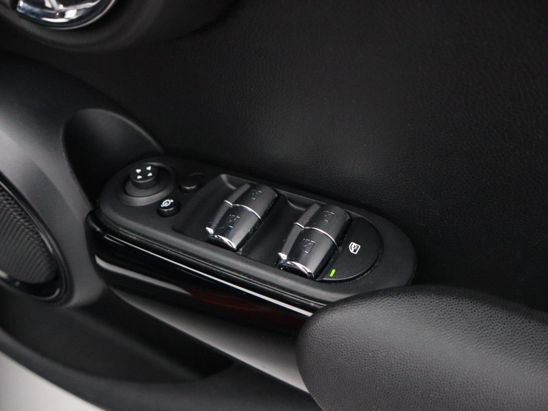 2022 (22) MINI HATCHBACK 1.5 Cooper Exclusive 5dr Auto 4653860