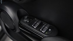 2022 (22) MINI HATCHBACK 1.5 Cooper Exclusive 5dr Auto 4684973