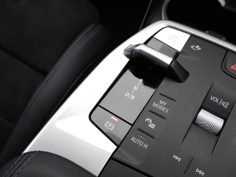 2025 (75) BMW iX2 150kW eDrive20 M Sport 65kWh 5dr Auto 5207747