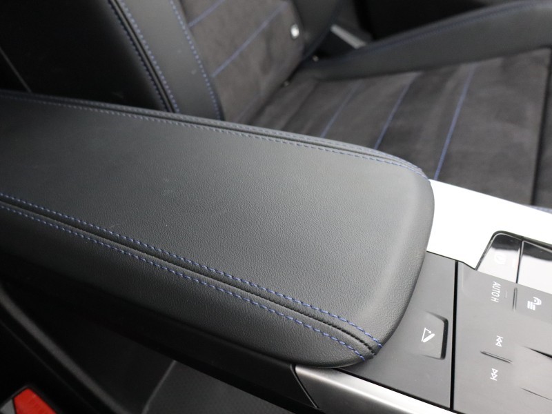 2025 (75) BMW iX2 150kW eDrive20 M Sport 65kWh 5dr Auto 5207751