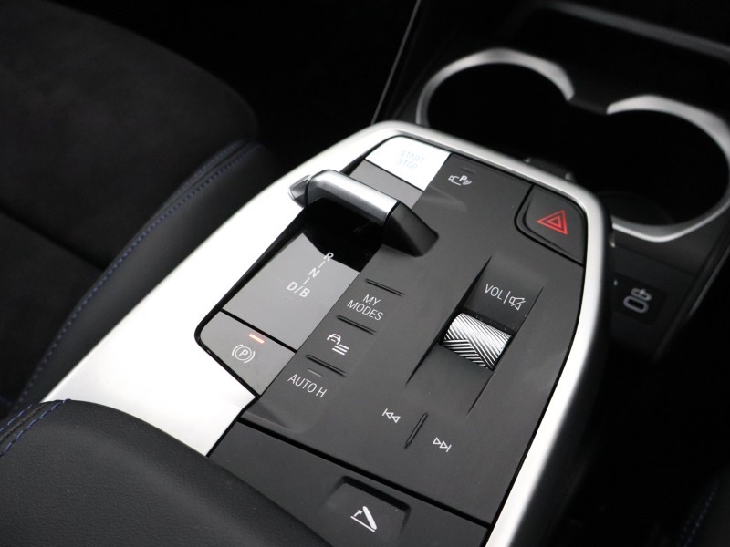 2025 (75) BMW iX2 150kW eDrive20 M Sport 65kWh 5dr Auto 5207746