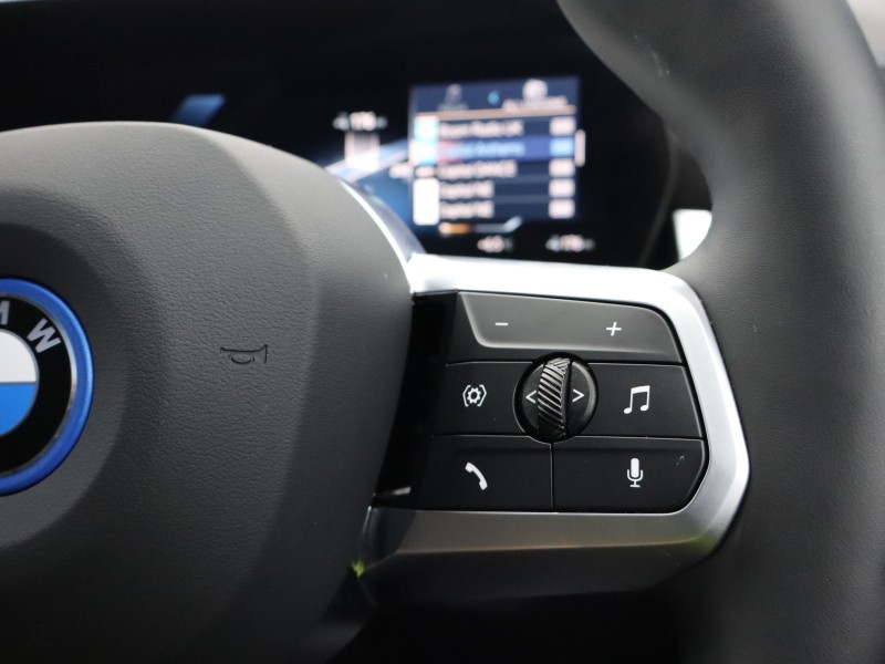 2025 (75) BMW iX2 150kW eDrive20 M Sport 65kWh 5dr Auto 5207758