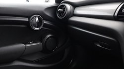 2019 (19) MINI HATCHBACK 1.5 Cooper Classic II 5dr 4696162