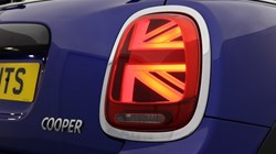 2019 (19) MINI HATCHBACK 1.5 Cooper Classic II 5dr 4696117